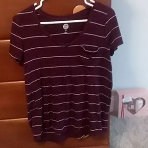 Womens maroon and white vneck Relaxed shirt